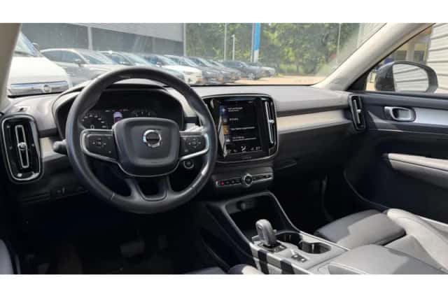 Volvo XC40 (2021) thumbnail 4