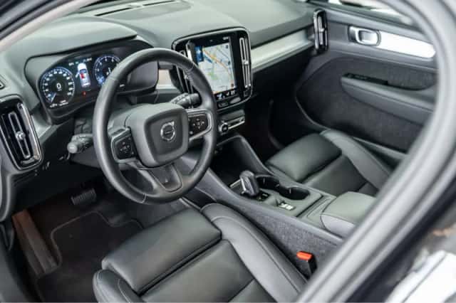 Volvo XC40 (2021) thumbnail 4