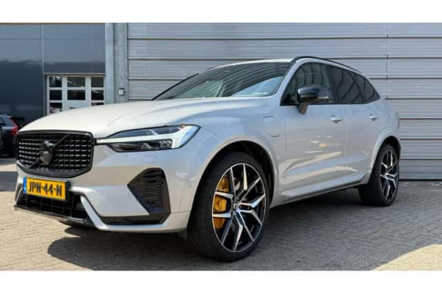 Volvo XC60 (2024) thumbnail 1