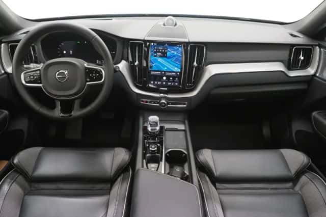 Volvo XC60 (2024) thumbnail 5
