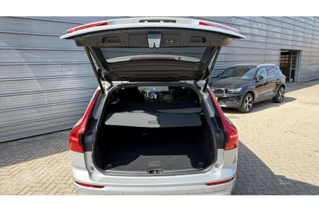 Volvo XC60 (2024) thumbnail 6