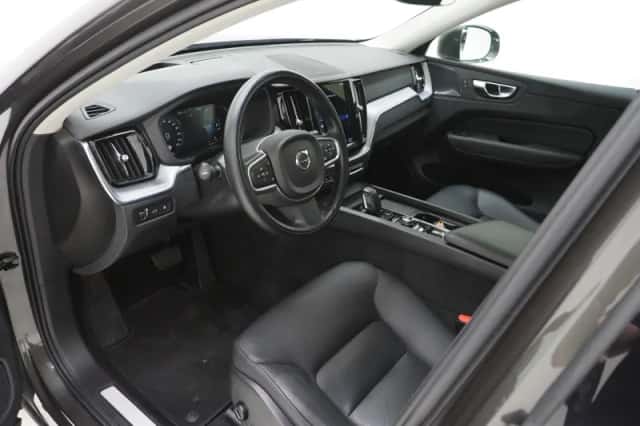 Volvo XC60 (2020) thumbnail 4