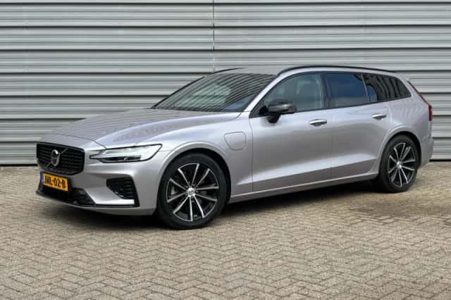 Volvo V60 (2025) thumbnail 1