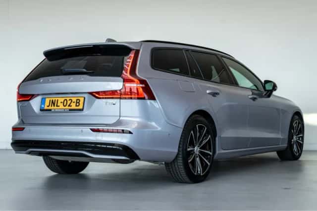 Volvo V60 (2025) thumbnail 3