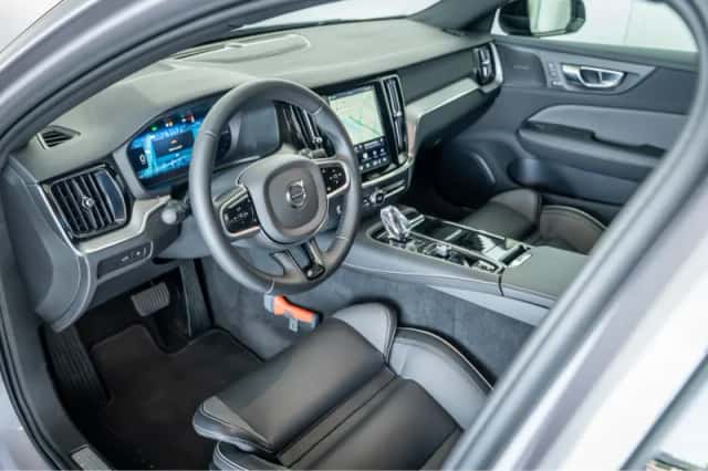 Volvo V60 (2025) thumbnail 4