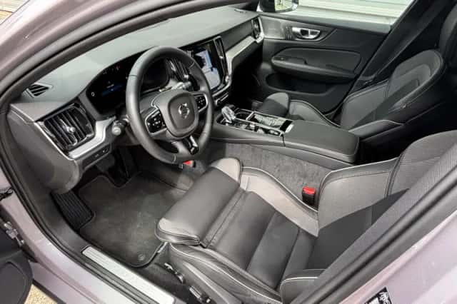 Volvo V60 (2025) thumbnail 4