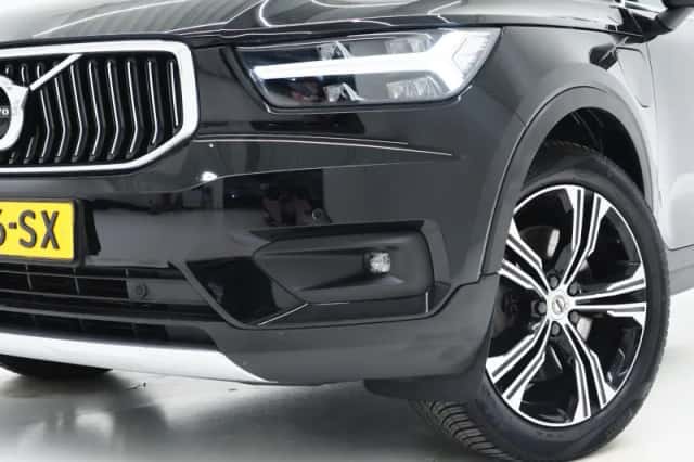 Volvo XC40 (2020) thumbnail 2