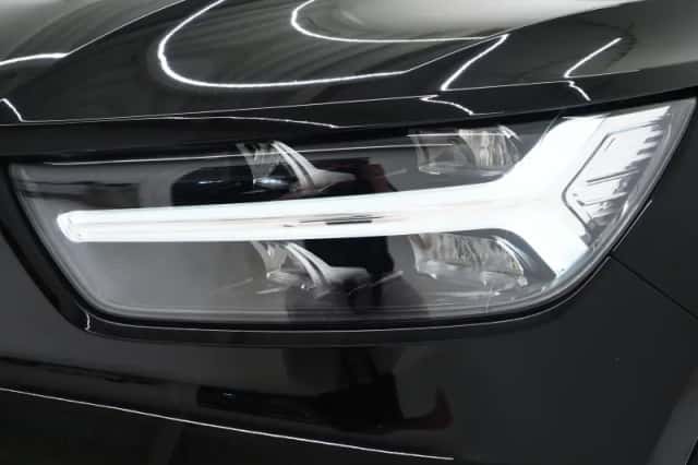 Volvo XC40 (2020) thumbnail 3