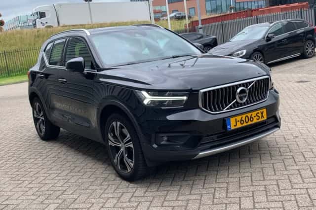 Volvo XC40 (2020) thumbnail 3