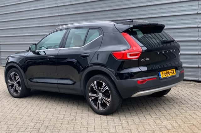 Volvo XC40 (2020) thumbnail 4