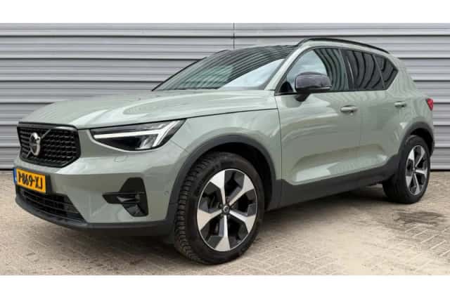 Volvo XC40 (2022) thumbnail 1