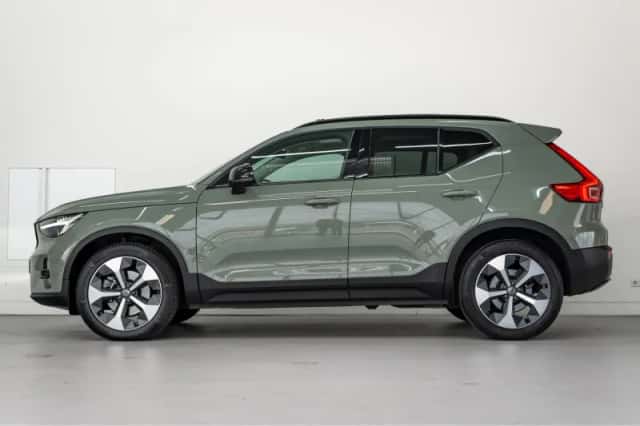 Volvo XC40 (2022) thumbnail 2