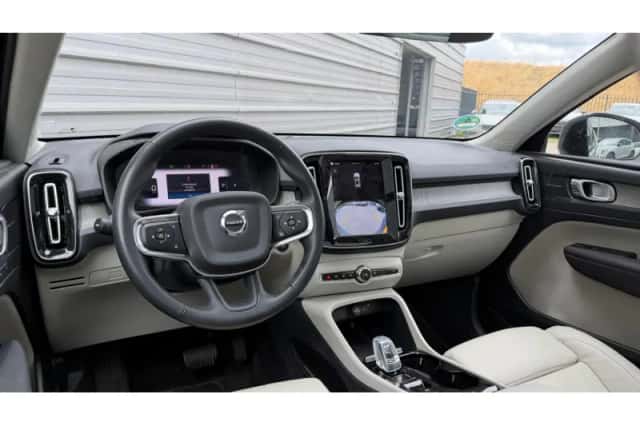 Volvo XC40 (2022) thumbnail 4