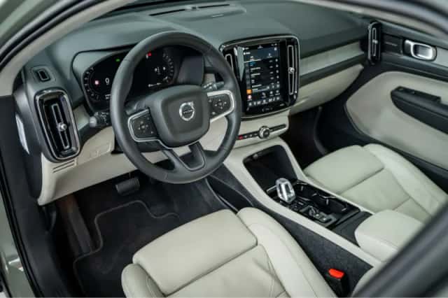 Volvo XC40 (2022) thumbnail 4