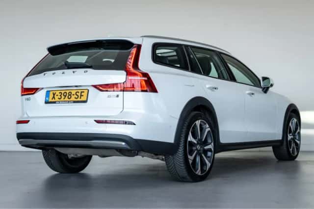 Volvo V60 (2024) thumbnail 3