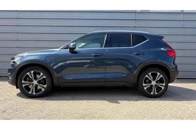 Volvo XC40 (2022) thumbnail 2