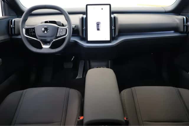 Volvo EX30 (2026) thumbnail 5