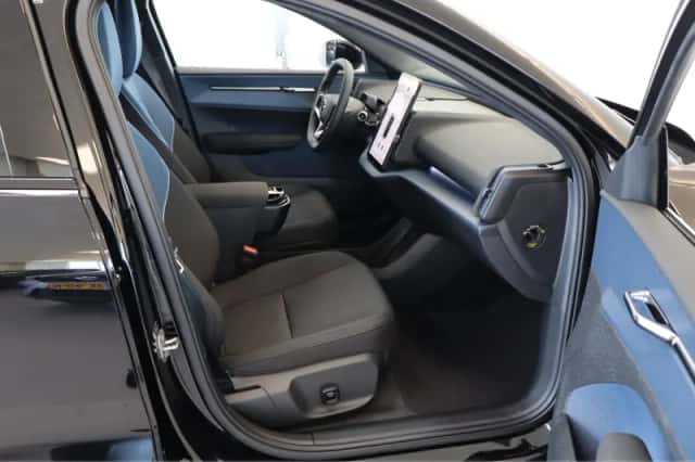 Volvo EX30 (2026) thumbnail 6