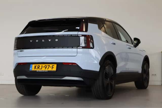 Volvo EX30 (2026) thumbnail 3