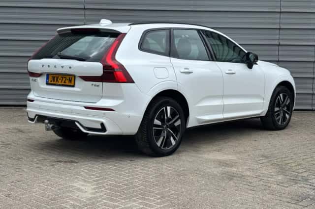 Volvo XC60 (2025) thumbnail 2