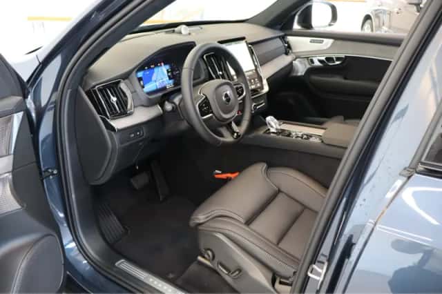 Volvo XC90 (2026) thumbnail 4