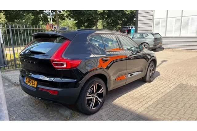 Volvo XC40 (2024) thumbnail 2