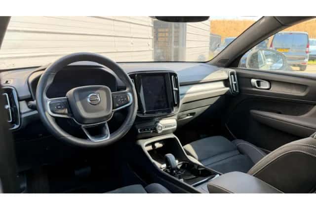 Volvo C40 (2024) thumbnail 4