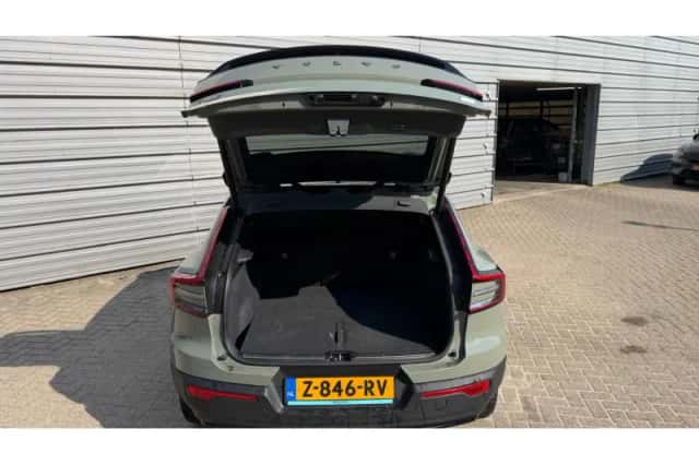 Volvo C40 (2024) thumbnail 5