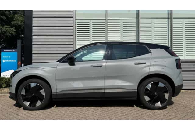Volvo EX30 (2024) thumbnail 2