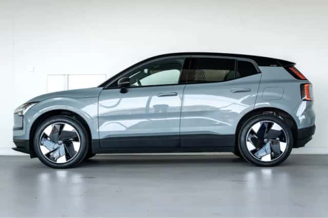Volvo EX30 (2024) thumbnail 2