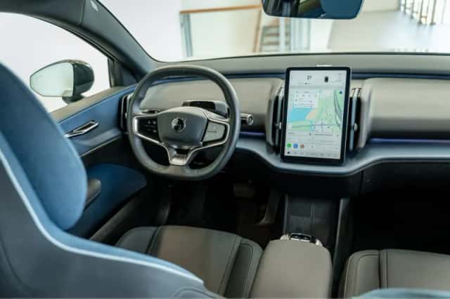 Volvo EX30 (2024) thumbnail 5