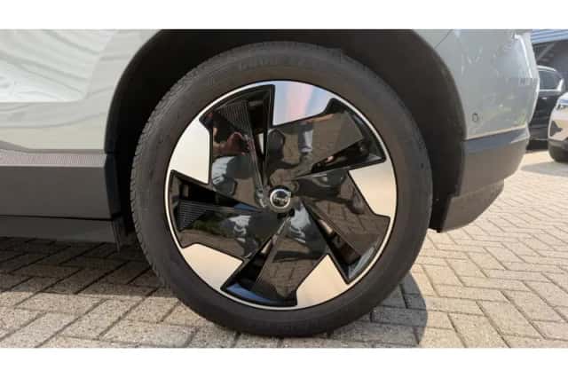 Volvo EX30 (2024) thumbnail 5