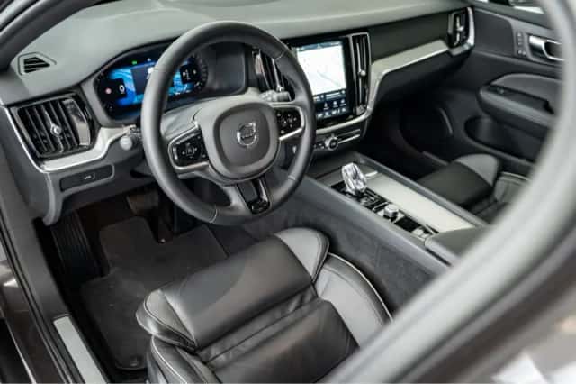 Volvo V60 (2023) thumbnail 4