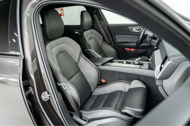 Volvo V60 (2023) thumbnail 6