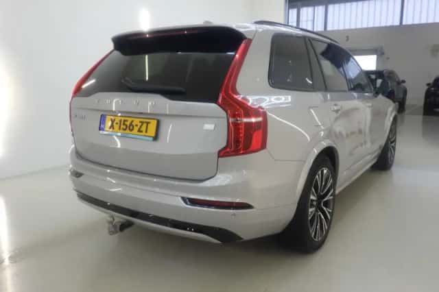 Volvo XC90 (2024) thumbnail 2