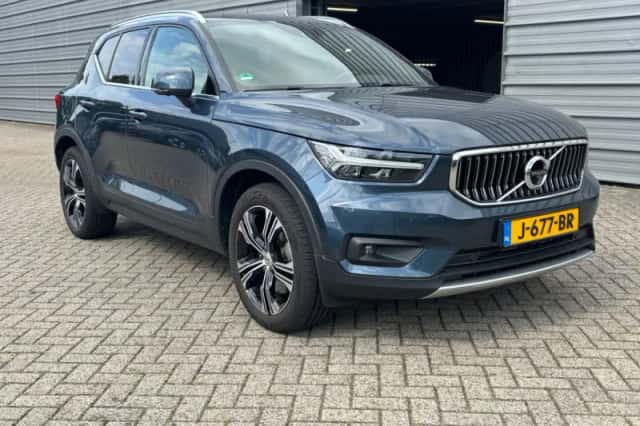 Volvo XC40 (2020) thumbnail 2