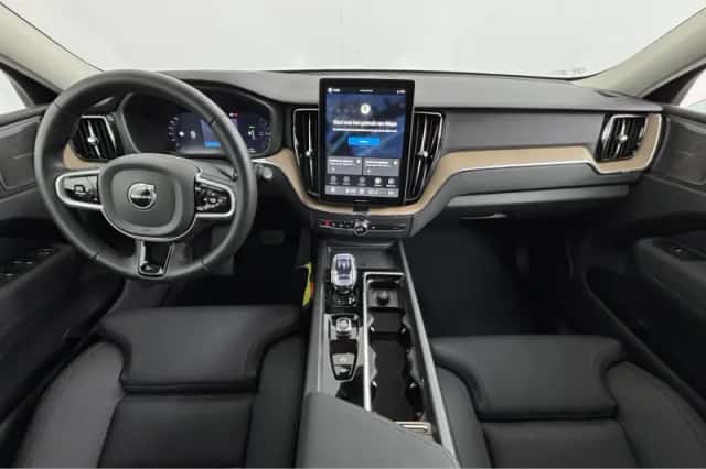 Volvo XC60 (2026) thumbnail 2
