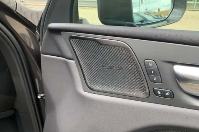 Volvo XC60 (2023) thumbnail 4