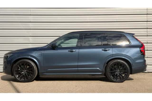 Volvo XC90 (2025) thumbnail 2