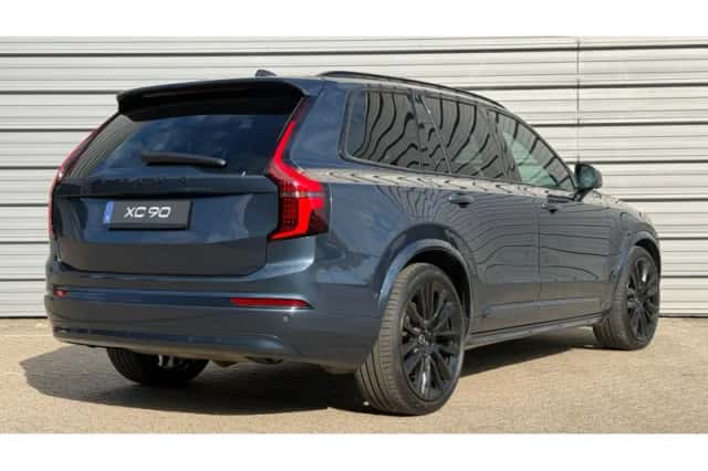 Volvo XC90 (2025) thumbnail 3