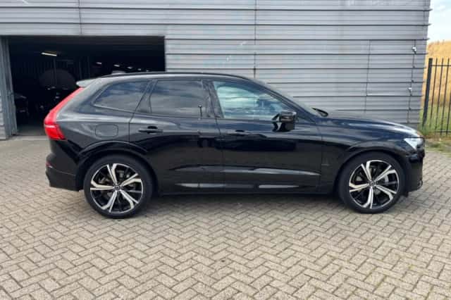 Volvo XC60 (2023) thumbnail 2