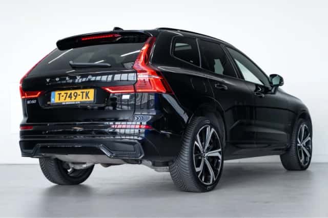 Volvo XC60 (2023) thumbnail 3