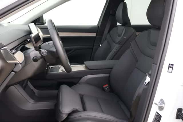 Volvo EX90 (2025) thumbnail 17