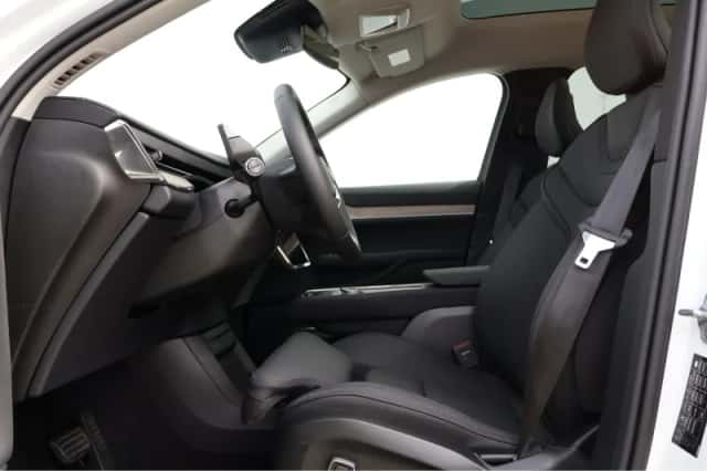Volvo EX90 (2025) thumbnail 18