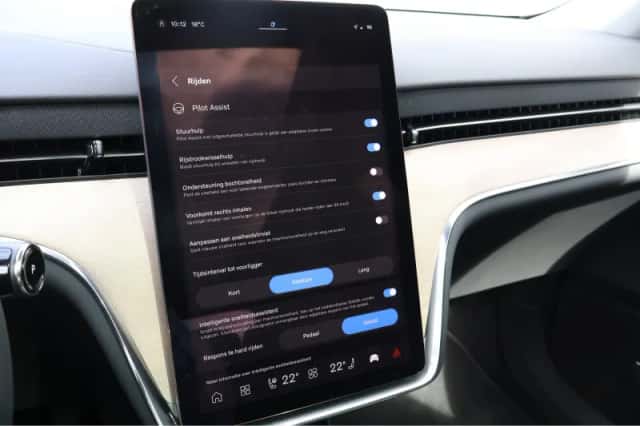 Volvo EX90 (2025) thumbnail 41
