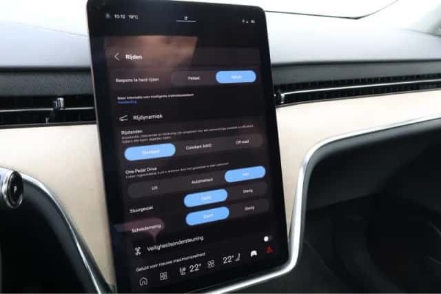 Volvo EX90 (2025) thumbnail 42