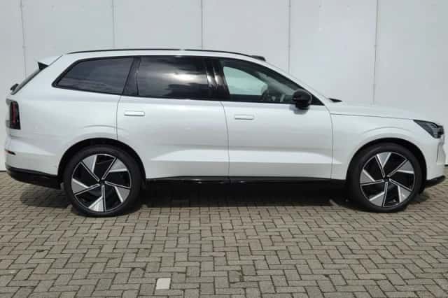 Volvo EX90 (2025) thumbnail 56