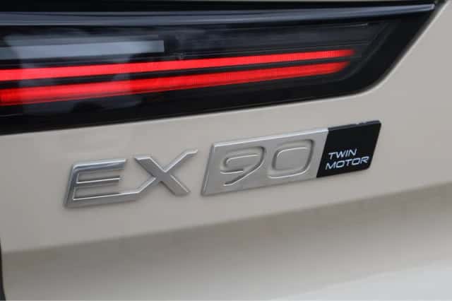 Volvo EX90 (2025) thumbnail 15