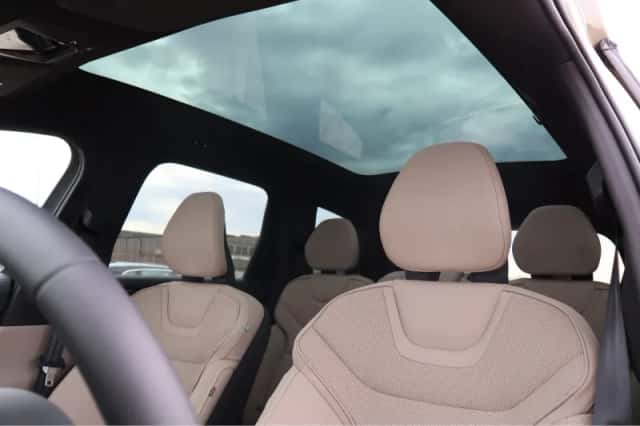 Volvo EX90 (2025) thumbnail 28