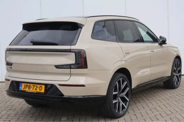 Volvo EX90 (2025) thumbnail 4